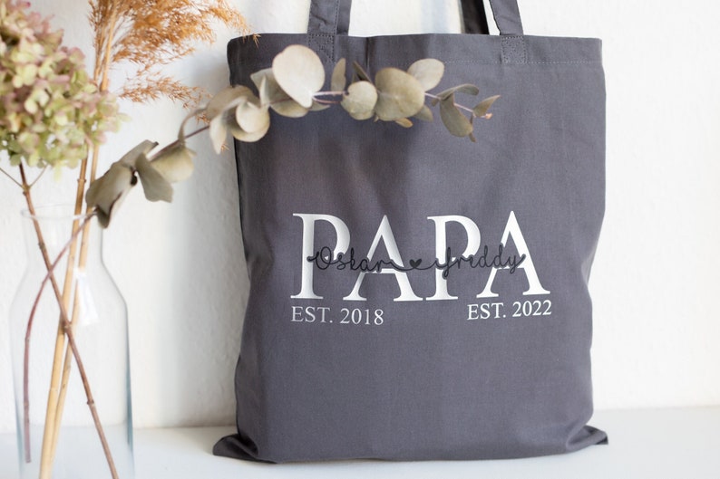 Personalisierte Baumwolltasche PAPA Grau mit Silber, Tasche Papa mit Kindernamen, individuelle Geschenkidee, Jutetasche aus Baumwolle Bild 1