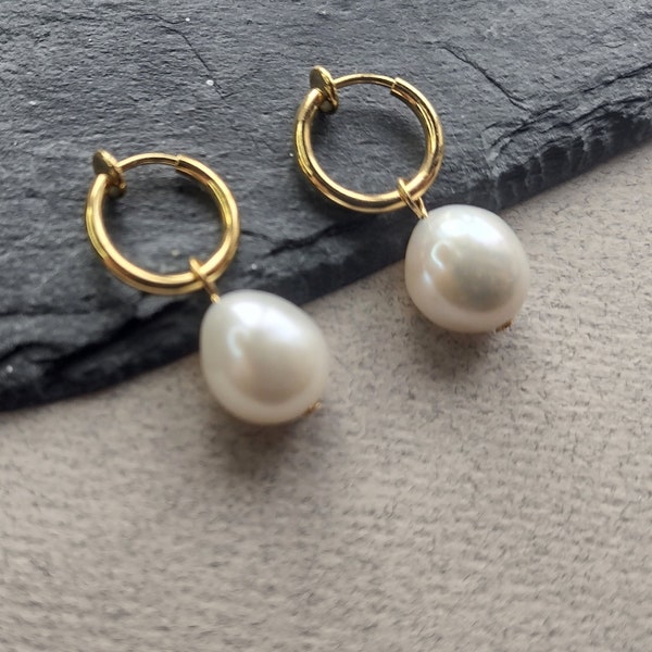 Clip on pearl earrings // Non pierced // Freshwater pearls // Baroque irregular pearl earrings // Silver or Gold // Ivory clip on earrings