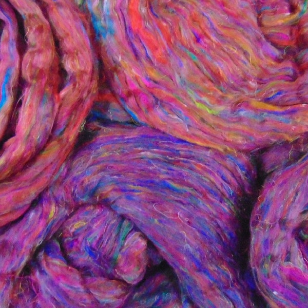 Sari silk sliver red/multicolour - Recycled silk roving - Mulberry silk waste sliver