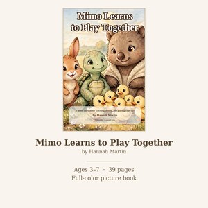 Op de afbeelding: Een prentenboek voor kinderen getiteld Mimo Learns to Play Together door Hannah Martin. De kaft toont een bruin konijn, een groene schildpad, een bruine wombat en verschillende gele eendjes in een grasveld onder een zachte, lichte lucht.