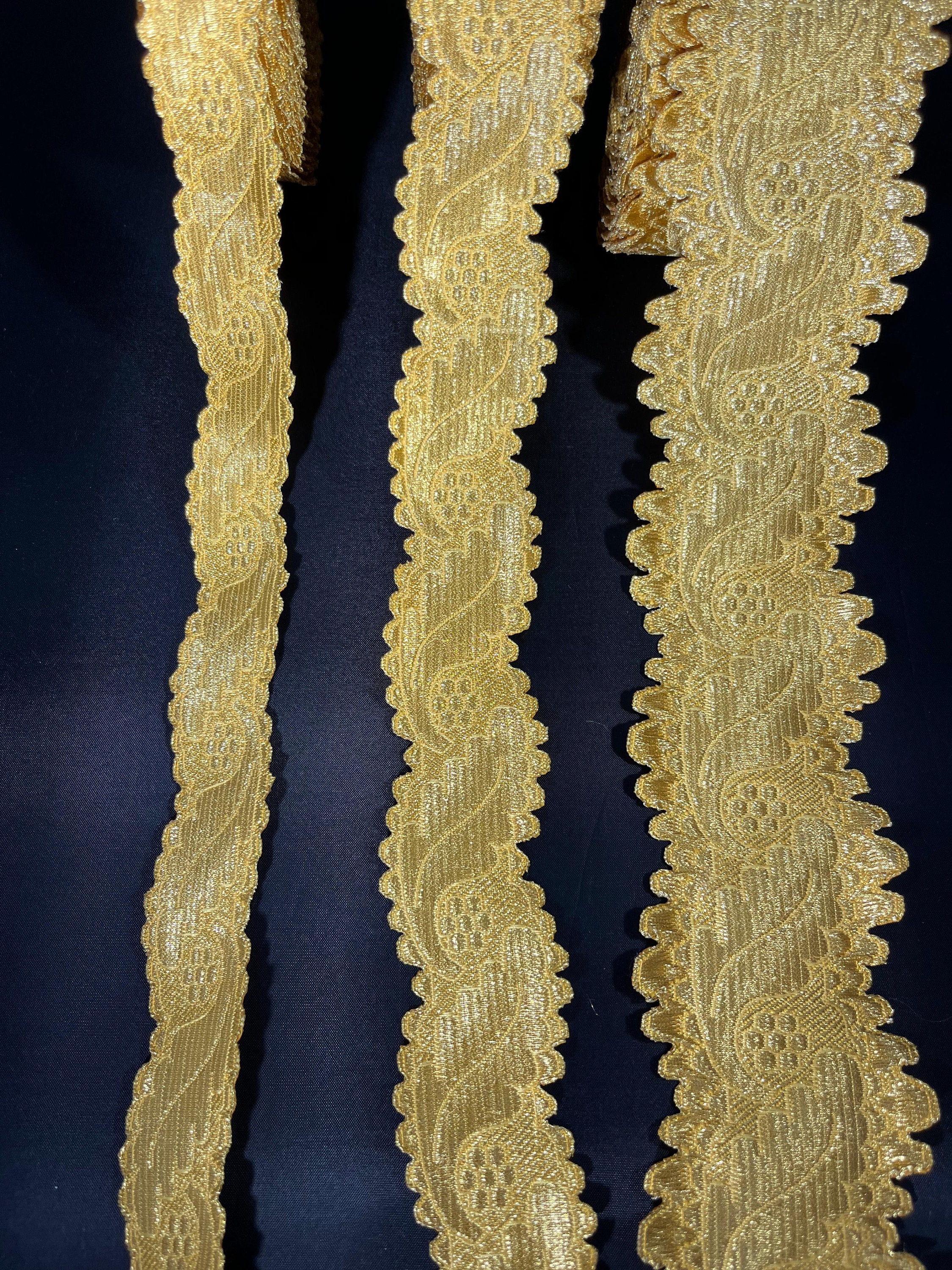 Wide Antique Gold Metallic Scallop Lace – Tinsel Trading