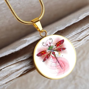 Halskette Libelle Schmuck als Krafttier Libelle, Kette mit Libelle Anhänger, personalisierte Kette mit Gravur, Rote Libelle Schmuck