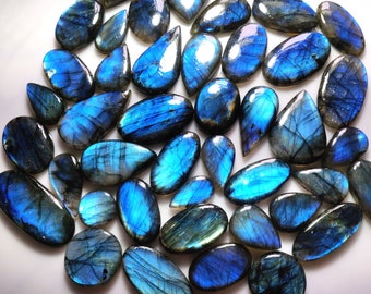 AAA Kwaliteit Blauwe Labradoriet Edelsteen Groothandelsprijs Steen Natuurlijke Blauwe Labradoriet Cabochons Handgemaakt en met de hand gepolijst.