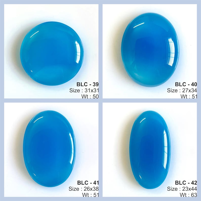 K&ouml;nnte beinhalten: Vier polierte, oval geformte, blaue Edelsteine mit unterschiedlichen Gr&ouml;&szlig;en und Gewichten. Jeder Stein hat eine andere Form und Gr&ouml;&szlig;e. Das Bild enth&auml;lt Text, der die Gr&ouml;&szlig;e in Millimetern und das Gewicht in Gramm angibt: BLC-39, BLC-40, BLC-41 und BLC-42.