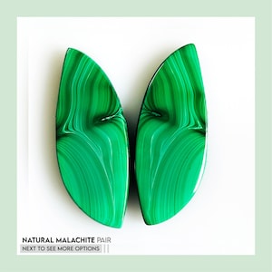 Belle paire assortie, cabochon en malachite, bijoux en malachite, paire de malachite, pierres précieuses en malachite naturelle, paire de cabochons polonais lisses,