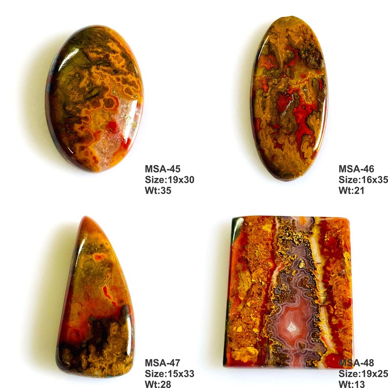 K&ouml;nnte beinhalten: Vier polierte Cabochon-Edelsteine mit komplexen Mustern in Rot, Orange, Braun und Creme. MSA-45 misst 19x30mm, MSA-46 16x35mm, MSA-47 15x33mm und MSA-48 19x25mm. Jeder Stein zeigt einzigartige organische Wirbel und texturierte Einschl&uuml;sse.