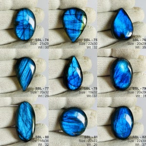 Cabochons de labradorite bleue naturelle de qualité AAA, prix de gros, faits main et polis à la main. image 1