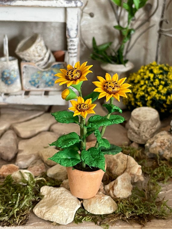 Miniature Flowers . Sunflower 1:12 Scale , Accessories for a