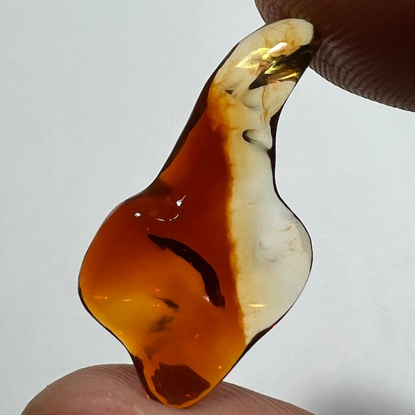 amazing fire opal with its beautiful shades fire/water AAA quality weight 4.80 carats measure 25x14x5mm