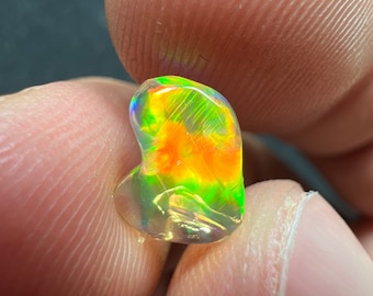 Amazing fire opal with its beautiful sparkles AAA quality weight 1.35 carats measure 9x7x4.5mm