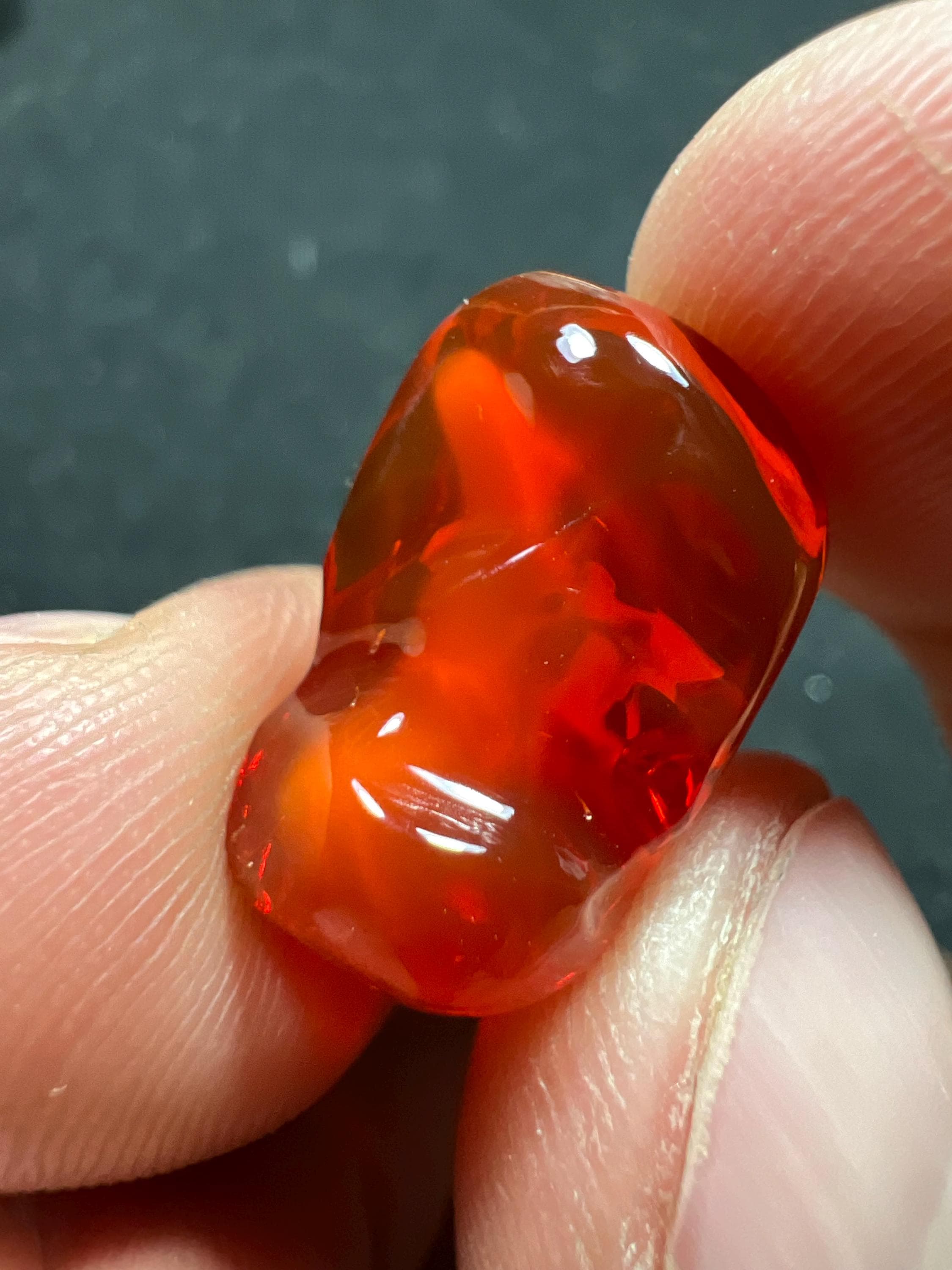 Stunning Pregnant Cherry Opal AAA Quality Weight 13.70 Carats