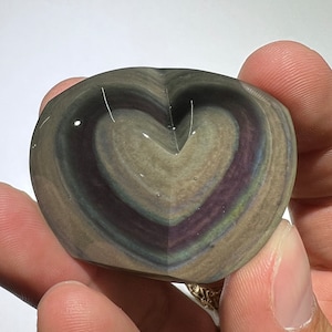 amazing heart shaped rainbow obsidian AAA quality measure 48x37mm