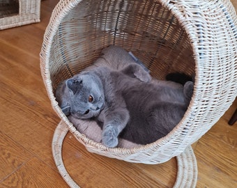 Handwoven Willow Cat Swing and Relax Bed - Pet Furniture and Cozy Cat Cave