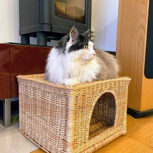 Handwoven Willow Cat House – Cozy Wicker Cat Bed Cave