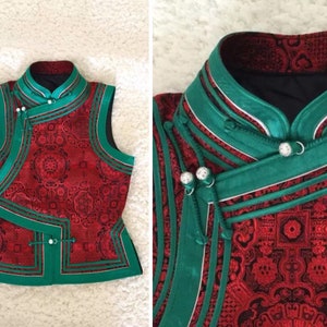 Mongolian Vest [Tailor-Made] | Red jacquard brocade Green triple binding | Embellish Top