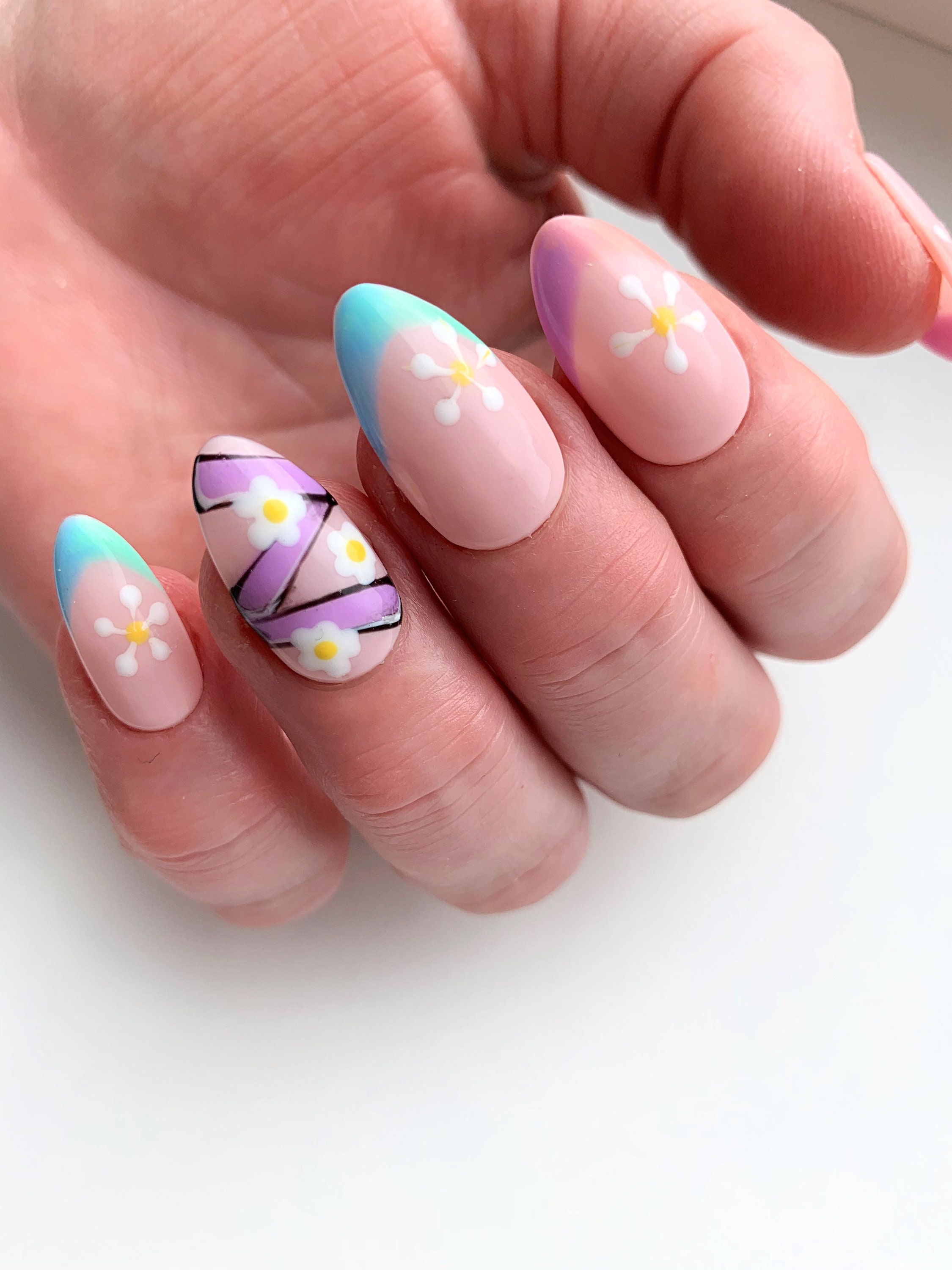 French Tip Press On Nails With Flowers / Ombre Nails / Flower | Etsy