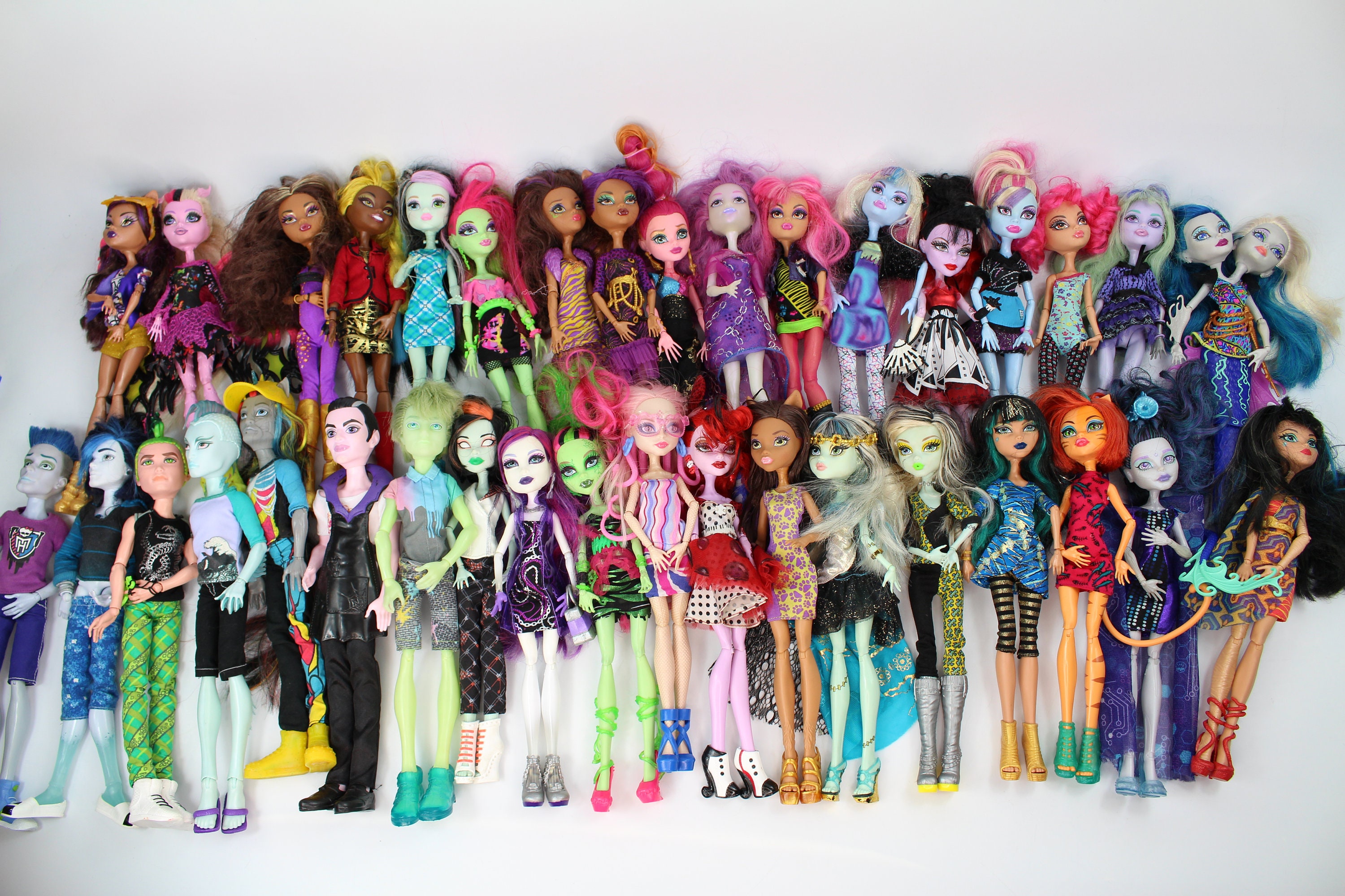 (List #6) Monster High Dolls inc Some Original Accessories - Choose from  Various