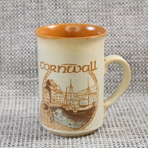 Mug vintage Ashdale Cornwall Harbour Scene & Map en grès fabriqué en Angleterre 300 ml