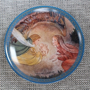 Vintage &#39;Die Gabe&#39; bord uit de jaren 80 van Konigszelt Bayern - Sulamith Wulfing Series Collector&#39;s Plate Duits porseleinen decoratief bord, gesigneerd