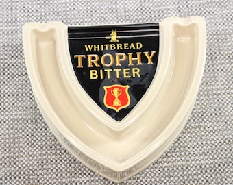 Whitbread Trophy 三角形のセラミック灰皿 灰皿 ノベルティ パブ 男の