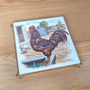 Vintage quadratischer Keramikuntersetzer, Teekannenständer, Topflappen, Hahn Huhn, hergestellt in Frankreich, 6 '' x 6 ''