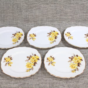 Set mit 5 Vintage Beilagentellern Colclough Bone China, Gelbe Rosen, Goldrand, Made in England, 16,5 cm