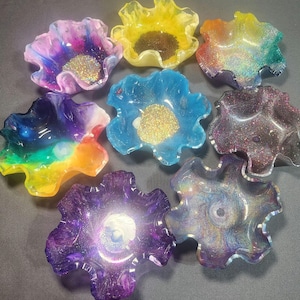 Pequeño cuenco de baratijas de resina con forma de flor de girasol arcoíris