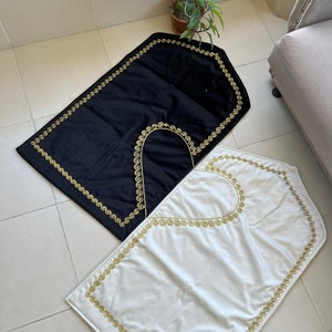 Personalisiertes Paar-Set | Gebetsmatte mit Herz-Design | Islamisches Geschenk-Set | Eid Geschenk | Hochzeitsgeschenk | Geburtstagsgeschenk | Paar Nikkah Set Geschenk