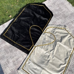Benutzerdefinierte 2 Gebetsteppich Set mit Herz, Paar Gebetsteppich, Islamisches Geschenk für Paare, Islamisches Hochzeitsgeschenk, Valentinstag, Muslimisches Nikkah Geschenk