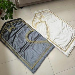 Personalisiertes Paar-Set | Gebetsmatte mit Herz-Design | Islamisches Geschenk-Set | Eid Geschenk | Hochzeitsgeschenk | Geburtstagsgeschenk | Paar Nikkah Set Geschenk