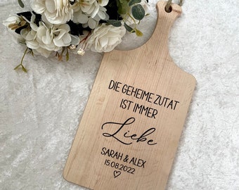 Schneidebrett personalisiert zur Hochzeit, Geheime Zutat ist Liebe, Hochzeitsdatum, graviertes Holzbrett, Geschenk Hochzeit, Brautpaar