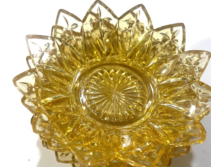 Federal Glass  Golden Honey Petal Fruit Bowls, Yellow Berry Bowls, Dessert Bowls