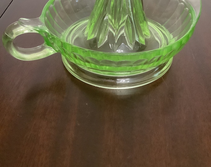 URANIUM Juicer Citrus  1920 Vaseline Lemon Lime Barware/ Liquor Mixer Depression Glass