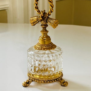 Vintage Stylebuilt Glass Perfume Bottle, Wreath Design Perfume Bottle with Dauber