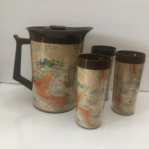 Jarra térmica para servir West Bend Thermo Serv, hieleras, vasos, jarra y vasos vintage con mapa del Viejo Mundo de los años 70