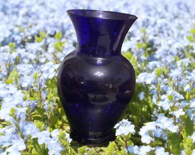 Vintage Cobalt Blue Large Blown Vase/ Anchor Hocking