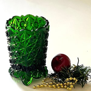 Degenhart Green Daisy and Button Toothpick Holder
