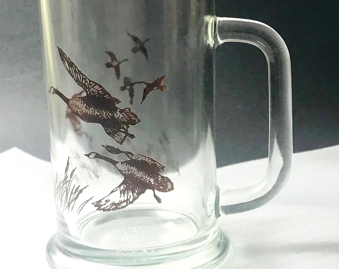 Avon 1982 Flying Canadian Geese Stein/Gift/ Clear Stein with Geese Motif/Barware/ Beer Stein