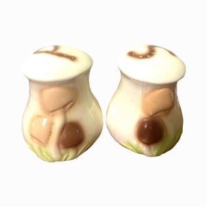 Vintage Mushroom Salt and Pepper Shakers/ Ceramic Mushroom Salt and Pepper Shakers