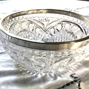 Geometric Cut Glass Bowl With Brilliant Crisscross Cuts