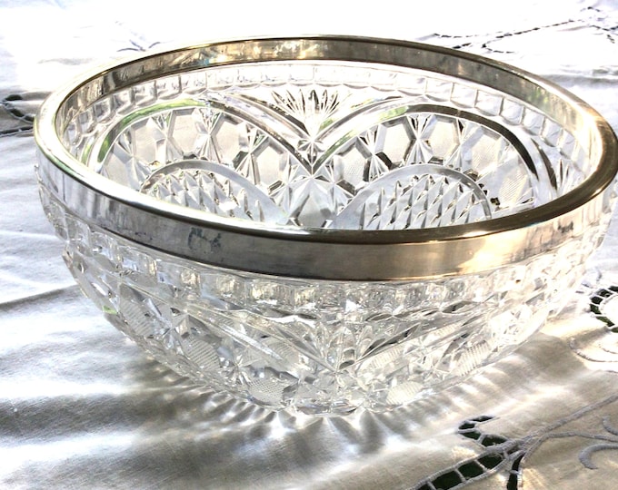 Geometric Cut Glass Bowl With Brilliant Crisscross Cuts
