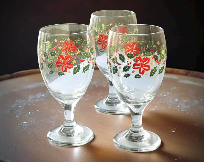 LRS289 by Libbey Glass Company Ice Tea Goblets: Christmas Holly Berry Leaves Goblets