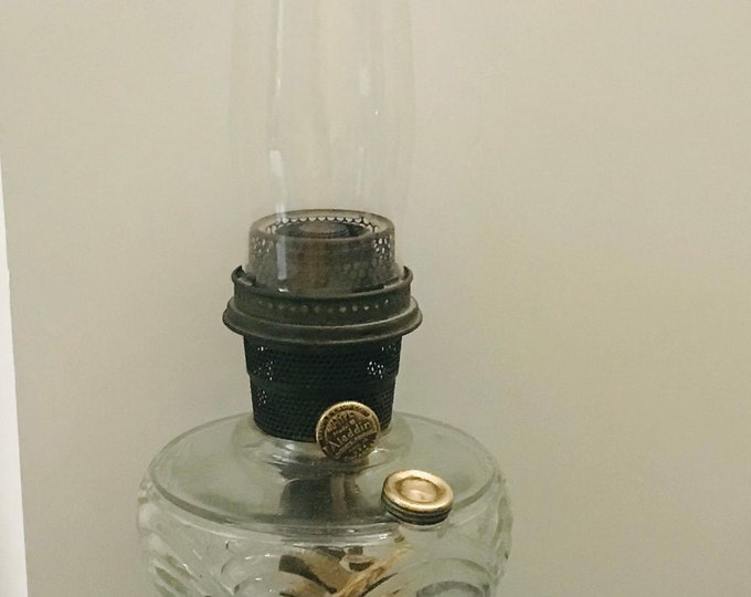 Aladdin Oil Lamp,  Washington Drape Plain Type-B Model Oil Lamp with Aladdin Glass Chimney, Vintage Oil Lamp
