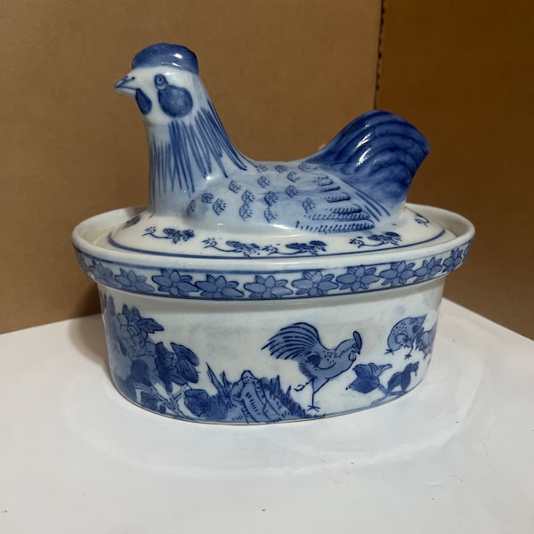 Ceramic Blue and white chicken on Nest, Hen on Nest Dish