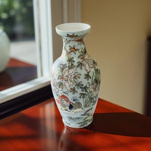 Vintage kinesisk handmålad porslinsvas