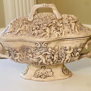 Vintage Capodimonte Style Porcelain Tureen: Italian Renaissance Centerpiece