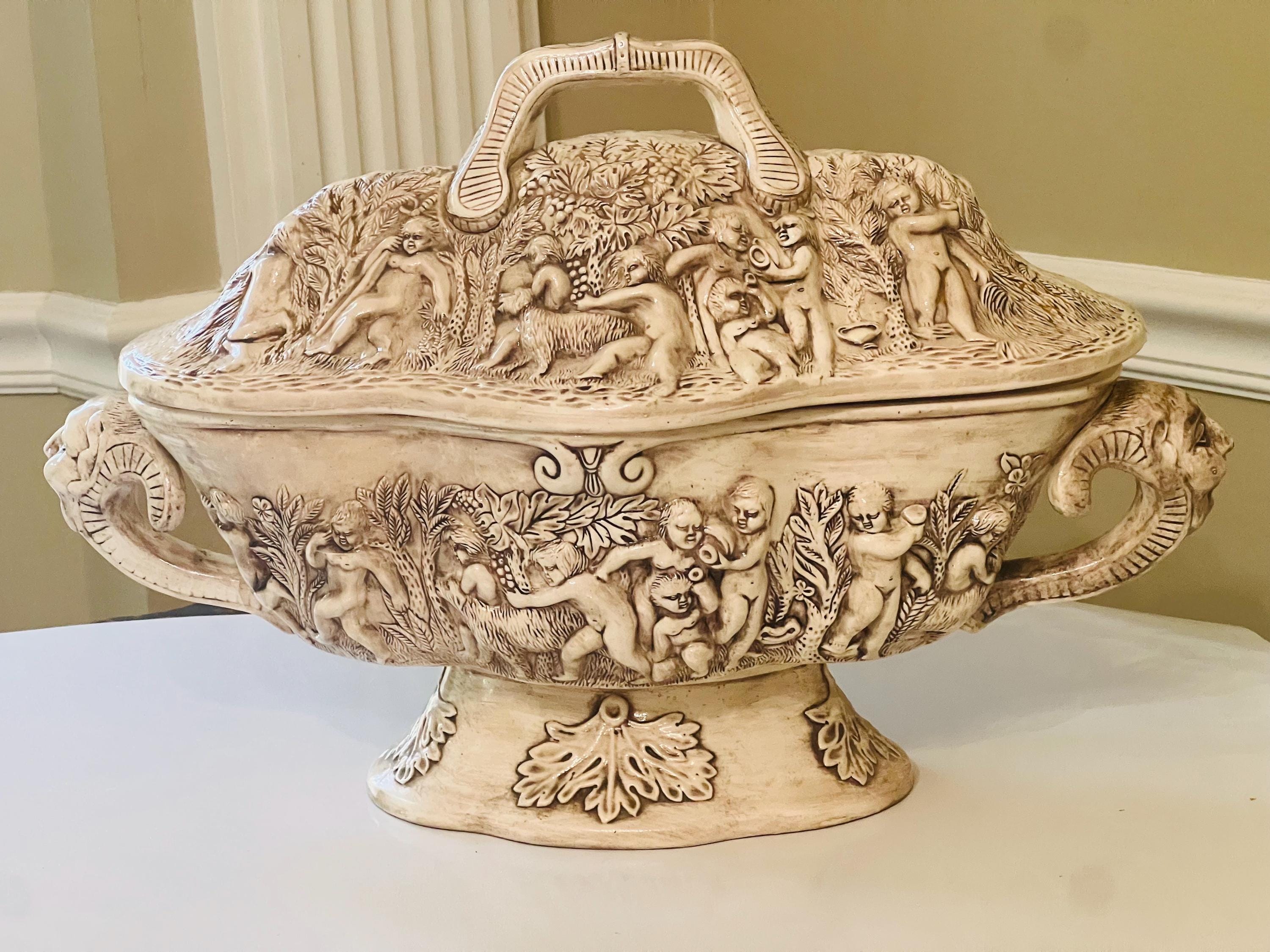 Vintage Capodimonte Style Porcelain Tureen: Italian Renaissance