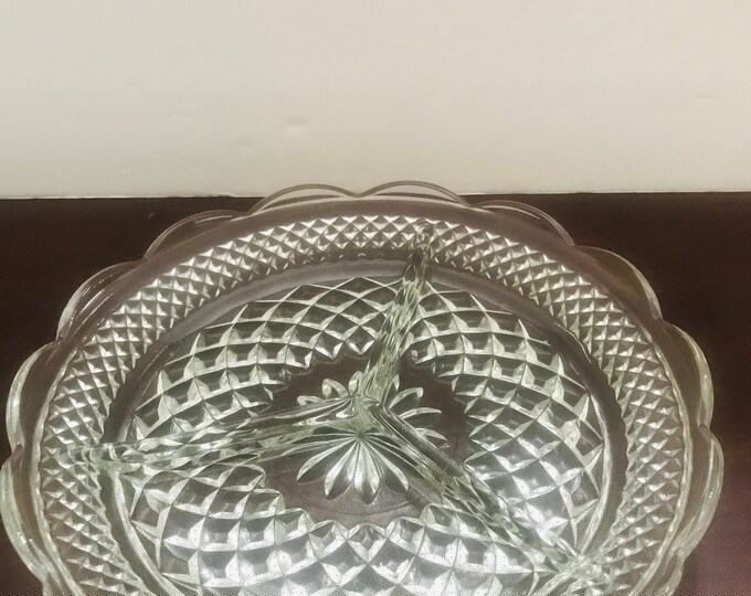 Wexford by Anchor Hocking Three Sectional Relish Dish, Small  Serving Platter