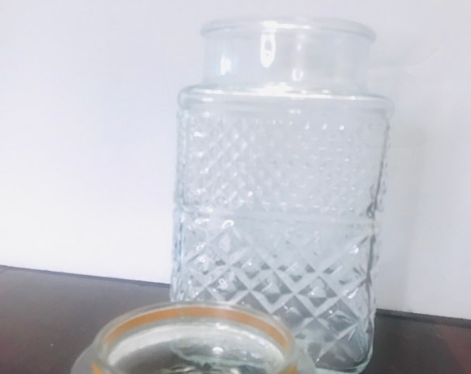 Anchor Hocking Wexford Canister with Lid/Cookie Jar, Grain Jar, Large Kitchen Jar