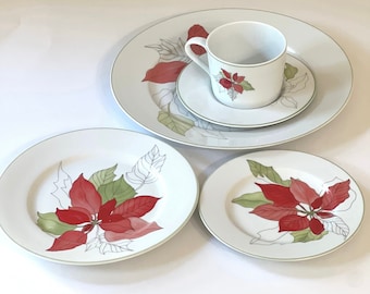 Vaisselle Block Spal, poinsettia rouge, par Mary Lou Goertzen, assiettes, soucoupes, tasses et soucoupes, assiette à salade à l&#39;aquarelle, poinsettia